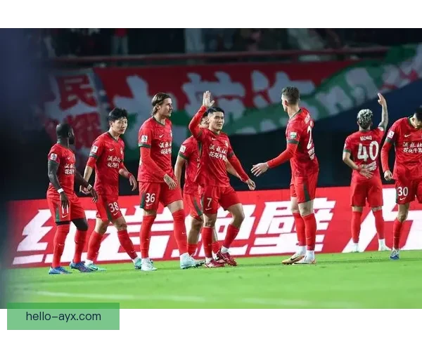 新赛季焦点战打响国字号球队备战提速引发球迷热议加强青训布局