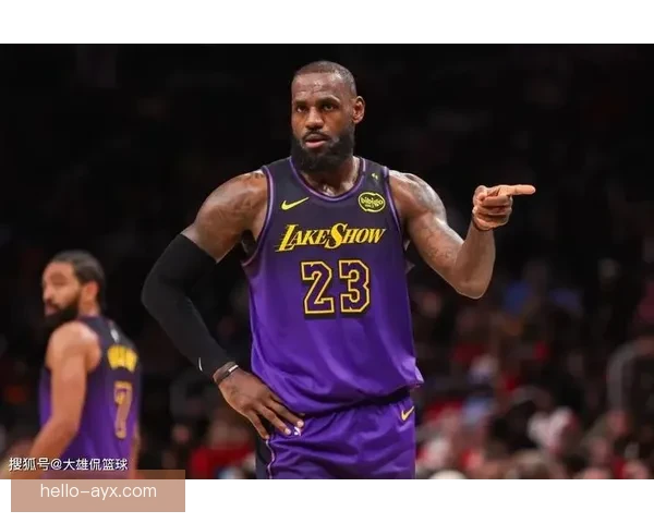 湖人队交易传闻引发热议，勒布朗詹姆斯与安东尼戴维斯是否将携手新援冲击总冠军
