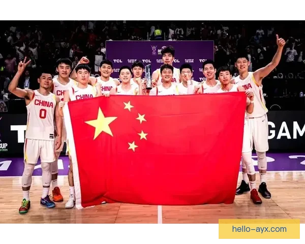 中国男篮迎战世界强队迎难而上，备战世界杯激战正酣